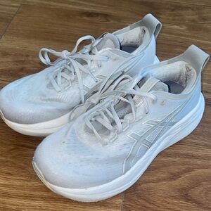 Asics Gel Nimbus 27 size 8.5
